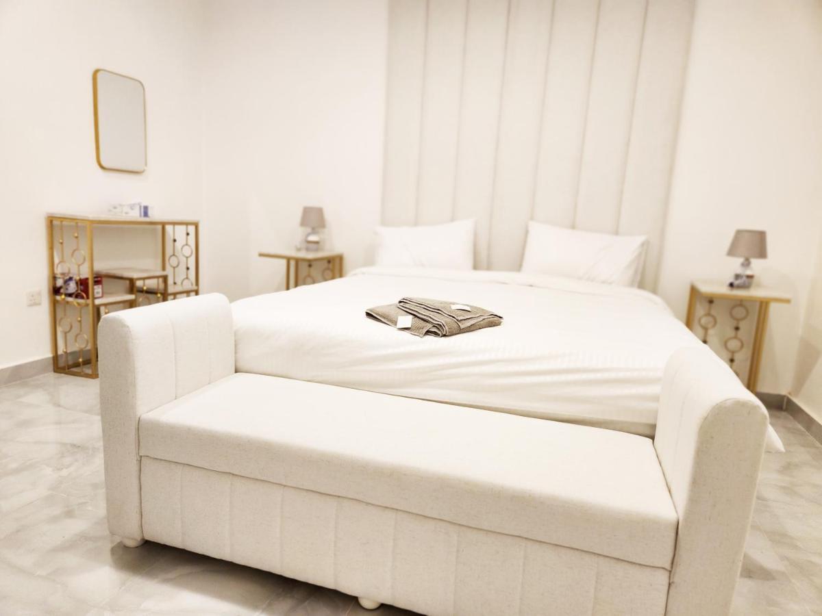 Moods Holiday Homes Ал Айн Екстериор снимка