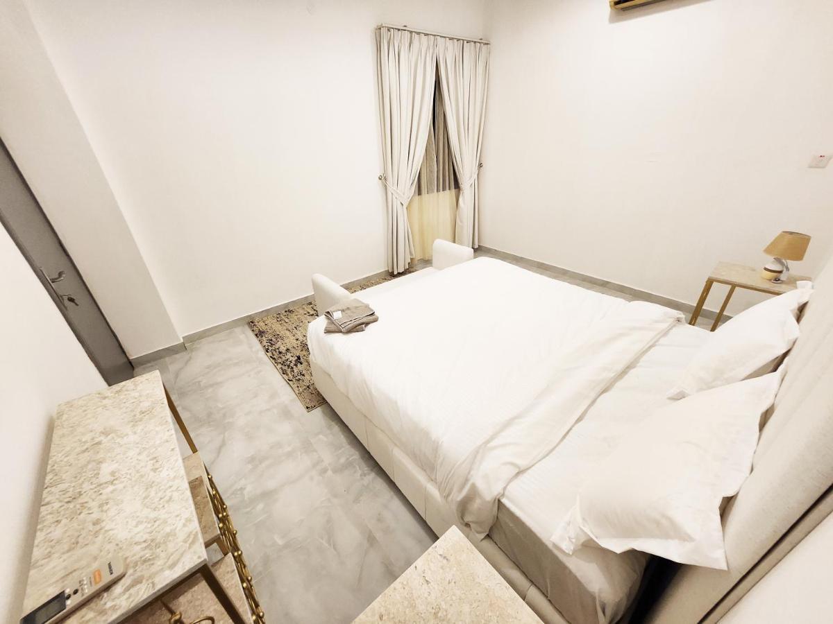 Moods Holiday Homes Ал Айн Екстериор снимка