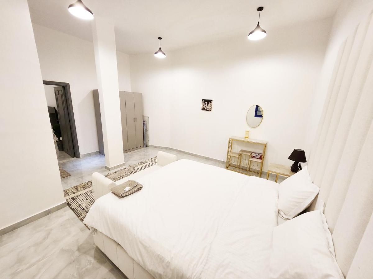 Moods Holiday Homes Ал Айн Екстериор снимка