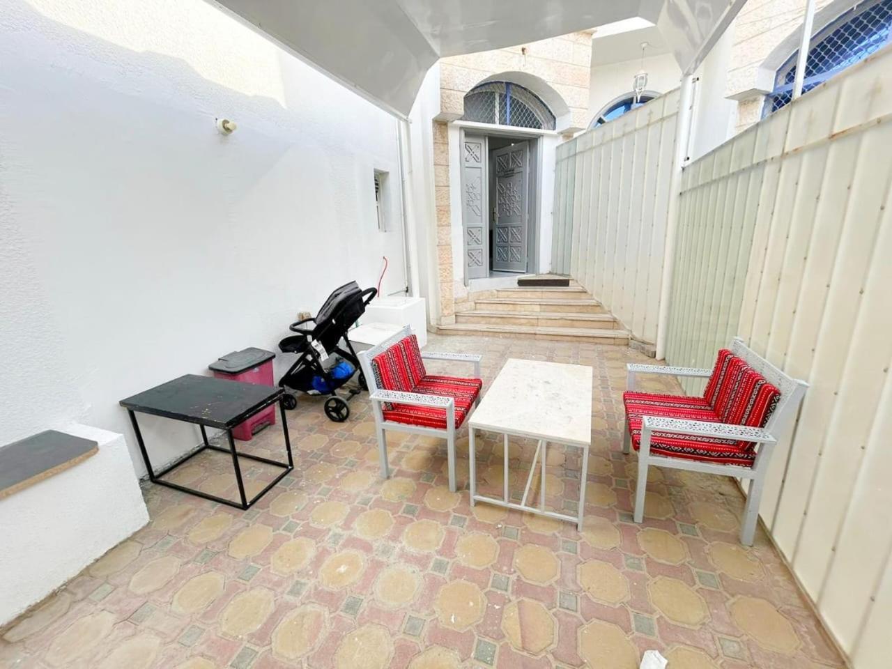 Moods Holiday Homes Ал Айн Екстериор снимка