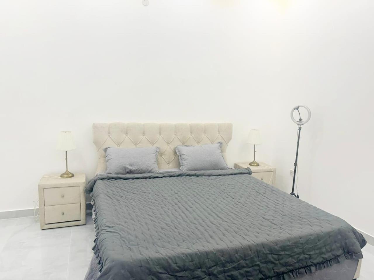 Moods Holiday Homes Ал Айн Екстериор снимка