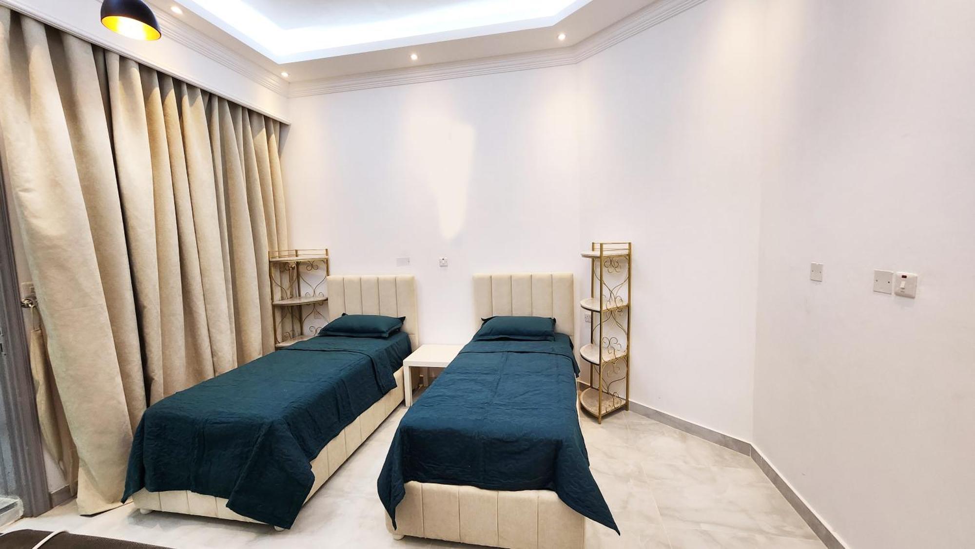 Moods Holiday Homes Ал Айн Екстериор снимка