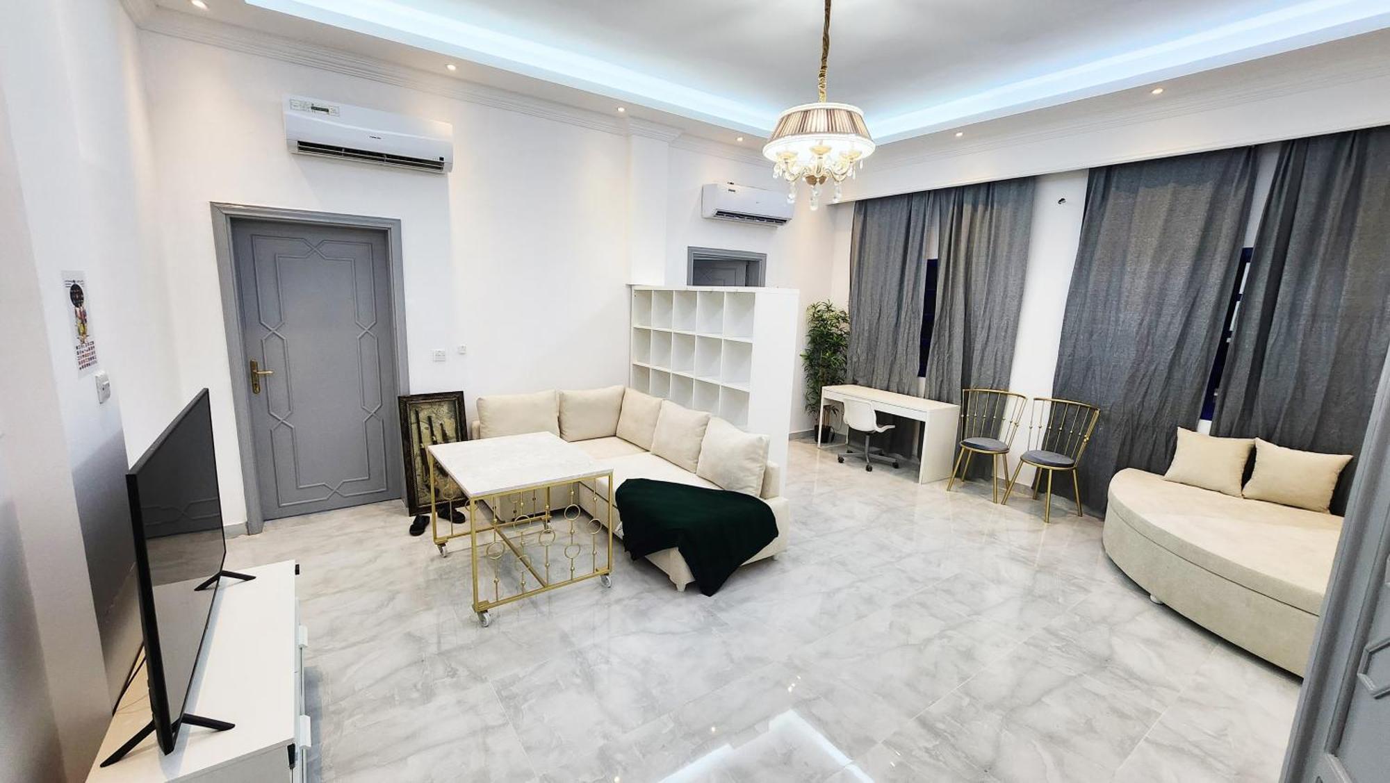 Moods Holiday Homes Ал Айн Екстериор снимка